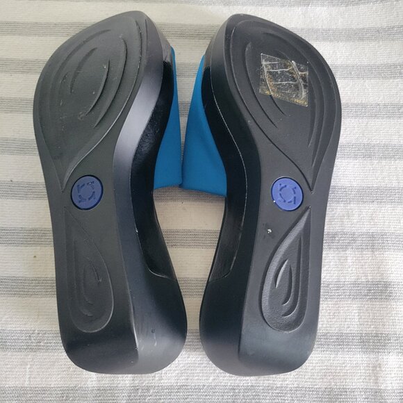 Kenneth Cole Wedge Slides - Picture 9 of 10